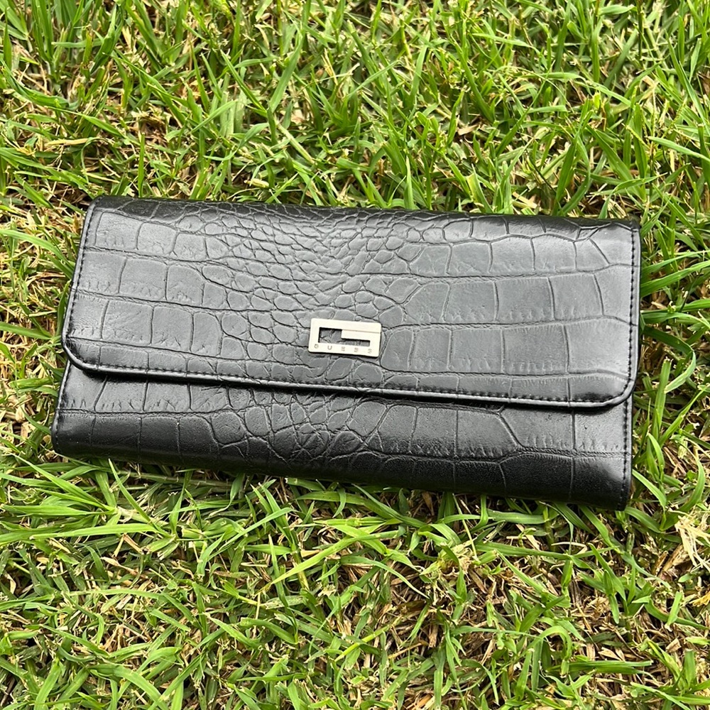 GUESS black wallet with checkbook cover & credit card slots ~ EUC